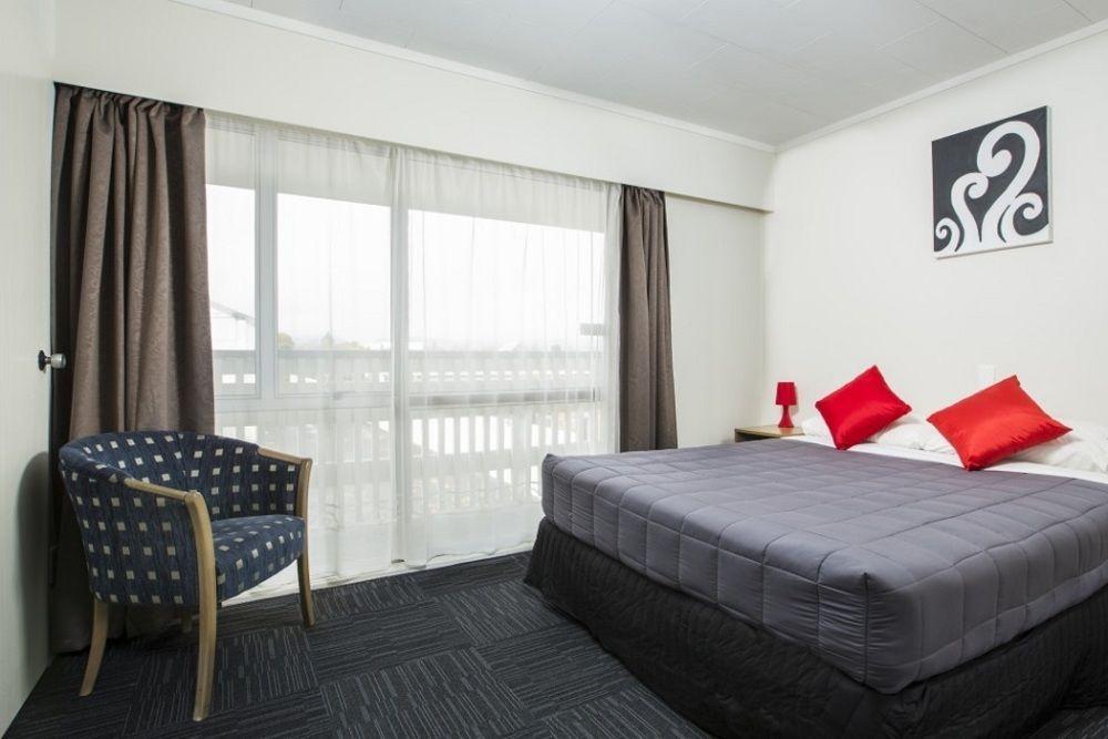 Four Canoes Hotel Rotorua Exterior photo